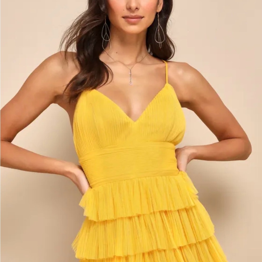 NWT Lulu's Vibrant Yellow Tiered Maxi Dress - Picture 4 of 8